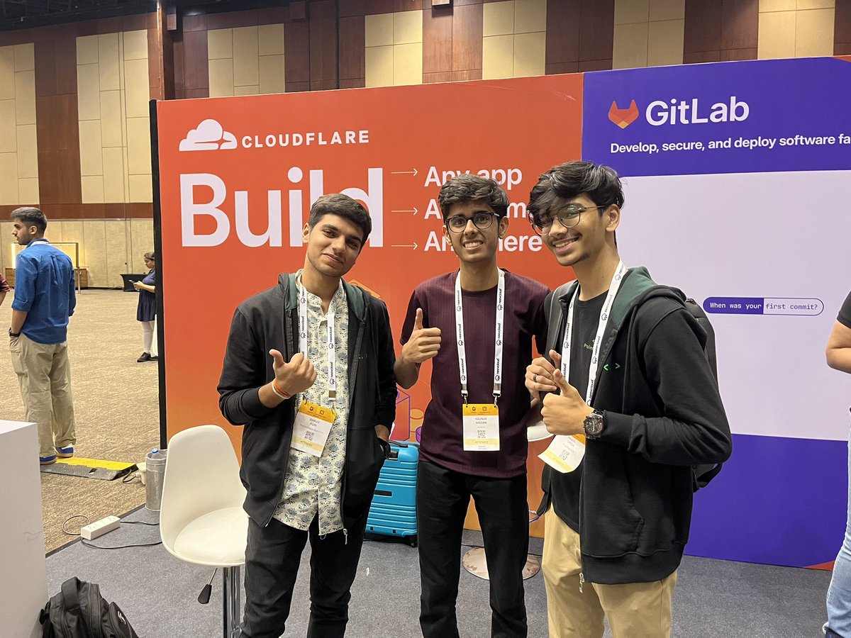 Met <a href="/CodexRaunak/">RaunaK Madan</a> at #KubeCon , such a cool guy!