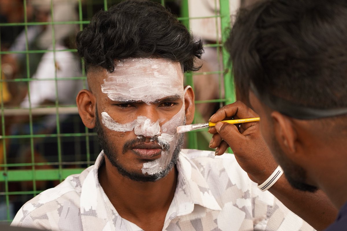 The two-day protest initiated by the Youth and Civil Society against the mineral sand mining, calling for the Protection of Mannar, ended this evening. As yesterday, today, the public signed the letters to be sent to the President requesting not to destroy Mannar, and leaflets