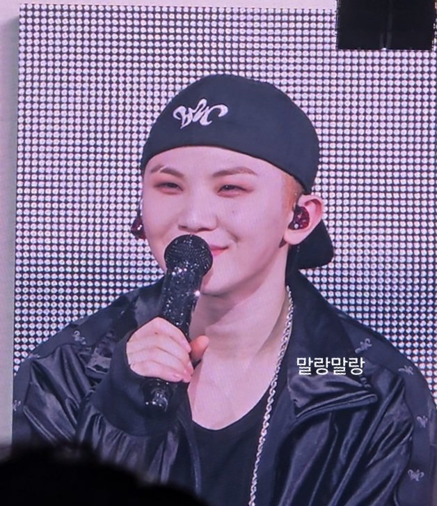luvbbyo's tweet photo. 내 호우콘 끝!
다시 만날 때까지 건강해서 열심히 살자~
지후나 영원히 사랑해❤
#우지 #WOOZI #ウジ https://t.co/lP15sbLEBX