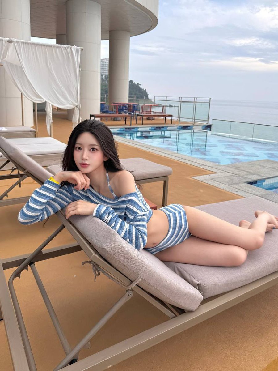 福利姬灵灵全球cos外围经济（全国独家资源）分享的黄推图片4 - 网红私拍内容