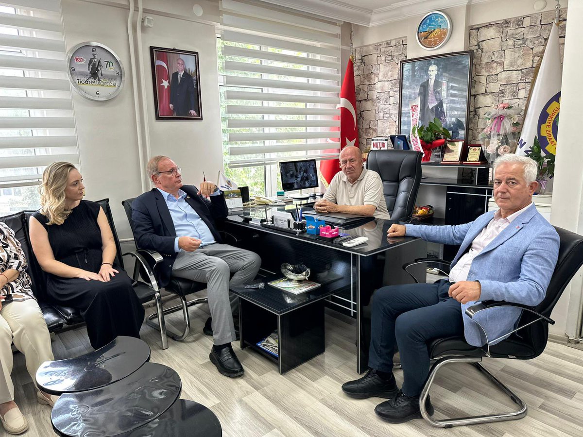 Tekirdağ Milletvekillerimiz Faik Öztrak, İlhami Özcan Aygun, Nurten Yontar, Çanakkale Milletvekilimiz İsmet Güneşhan, İl ve İlçe Örgütlerimiz ile birlikte Keşan Ziraat Odası Başkanımız Hasan Şen ve yönetim kurulu üyelerini ziyaret ettik.

Bölge tarımının sorunlarını,