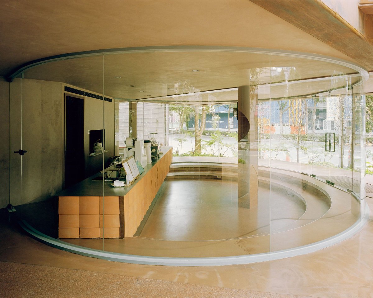 Archello's tweet image. Soar Design Studio + Ray Architects craft Apricity’s headquarters as an urban manifesto—interweaving factory aesthetics, forest motifs, and public openness.
buff.ly/CfjAHMs
#IndustrialAesthetics #SteelStructure #CommunityArchitecture