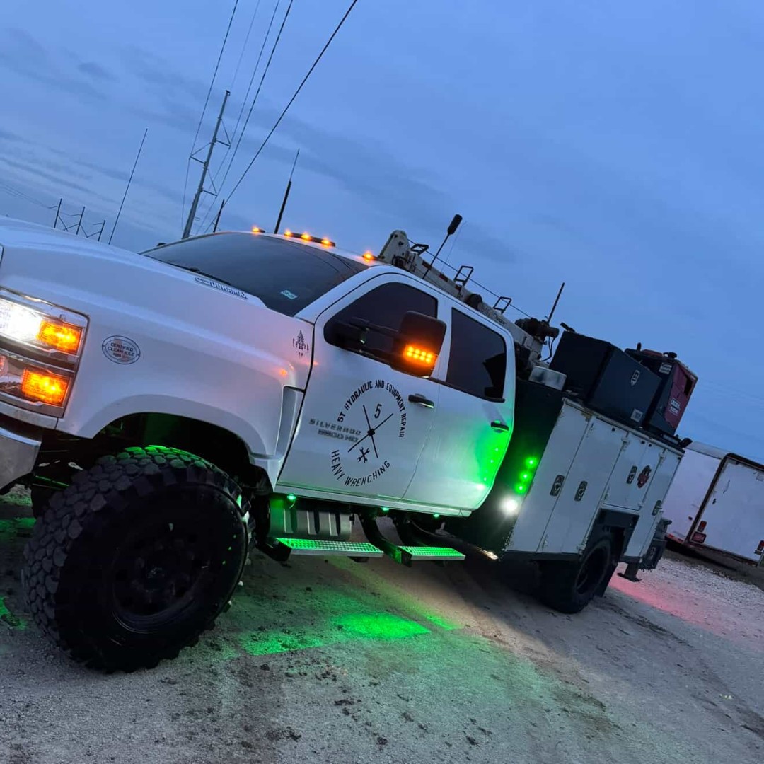 Rolling up in style—because even hard work deserves a good look.

Thank you to our customer 5Thydraulics on Instagram for sharing this #MaintainerServiceTruck