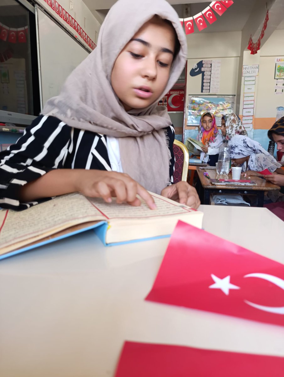 📖 📚Kur’an nuruyla nurlanan gençlerimiz, yaz okulunda mukaddes bir adım attı.
Rabbim onları Kur’an’ın ahlakıyla donatsın, bu yolda daim eylesin. 🌿🤲