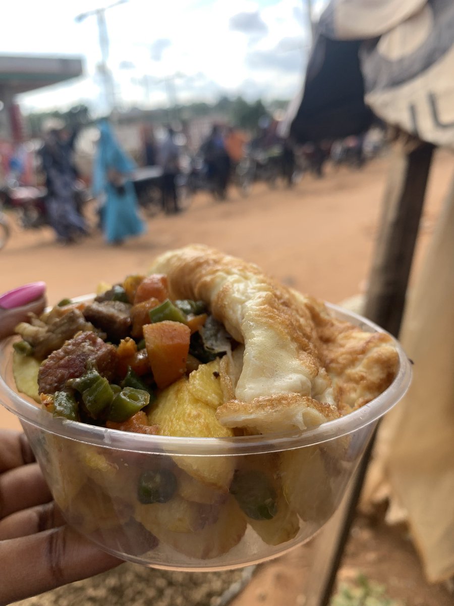 I just started frying!

Be my first customer 🫶
With one egg 1,500
With 2 eggs 1,900