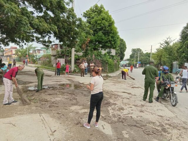 Dicen que después de la tormenta viene la calma pero en #Guantánamo no fue así, después de la tormenta local severa ocurrida  el 5 de agosto llegó un huracán de recuperación 💪
#JuntosPodemosMás