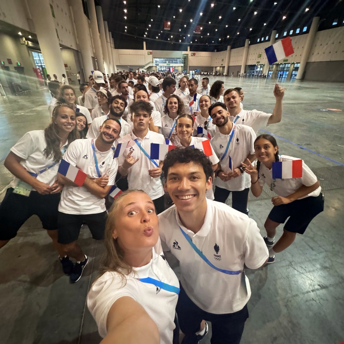 🇫🇷 En place pour la cérémonie d’ouverture des Jeux Mondiaux de #Chengdu2025 ! ✨

Notre délégation est prête à défiler, emmenée par nos deux porte-drapeaux Léa Labrousse (trampoline) et Victor Crouin (squash) 🙌