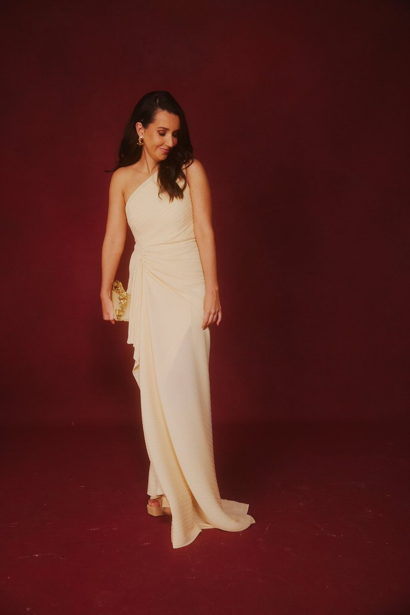 Proud to be a Logies 2025 finalist. Fun getting glammed up for the night… Now back to the corporate wear! 
#logies #nine