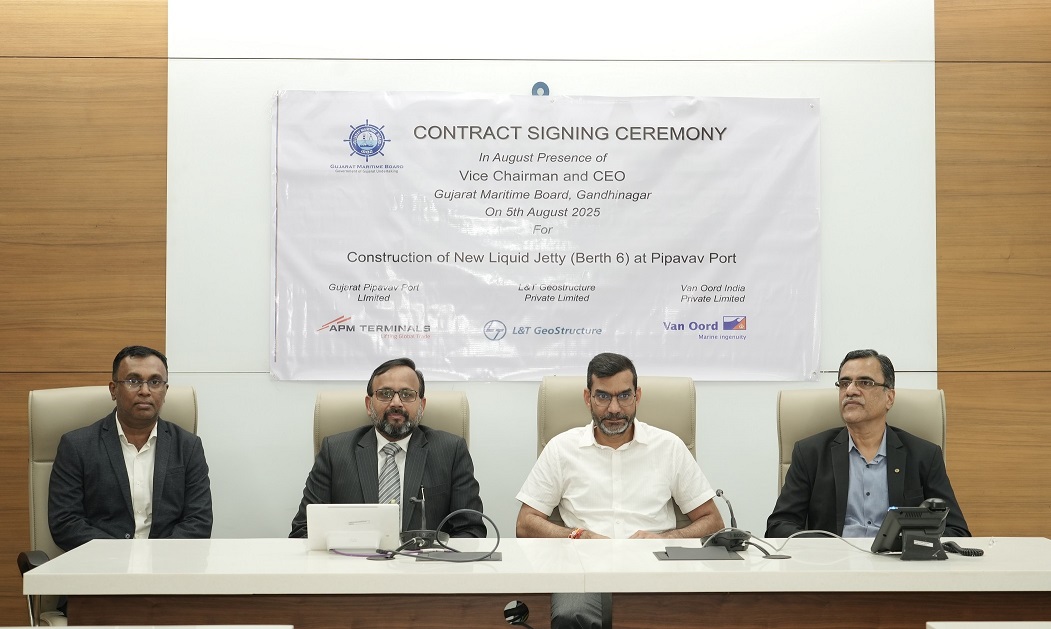 CONSTRUCTION TIMES (@construction_ct) on Twitter photo APM Terminals Pipavav signs major contracts to advance new liquid jetty project at Pipavav Port
Read more:- constructiontimes.co.in/APM-Terminals-…
<a href="/APMTerminals/">APM Terminals</a> <a href="/RamamurthyTM/">Ramamurthy Mayavan</a> #construction #infrastructure #constructionmagazine #ports #logistics #developer #contractor #maritime #dredging APM Terminals Pipavav signs major contracts to advance new liquid jetty project at Pipavav Port
Read more:- constructiontimes.co.in/APM-Terminals-…
<a href="/APMTerminals/">APM Terminals</a> <a href="/RamamurthyTM/">Ramamurthy Mayavan</a> #construction #infrastructure #constructionmagazine #ports #logistics #developer #contractor #maritime #dredging