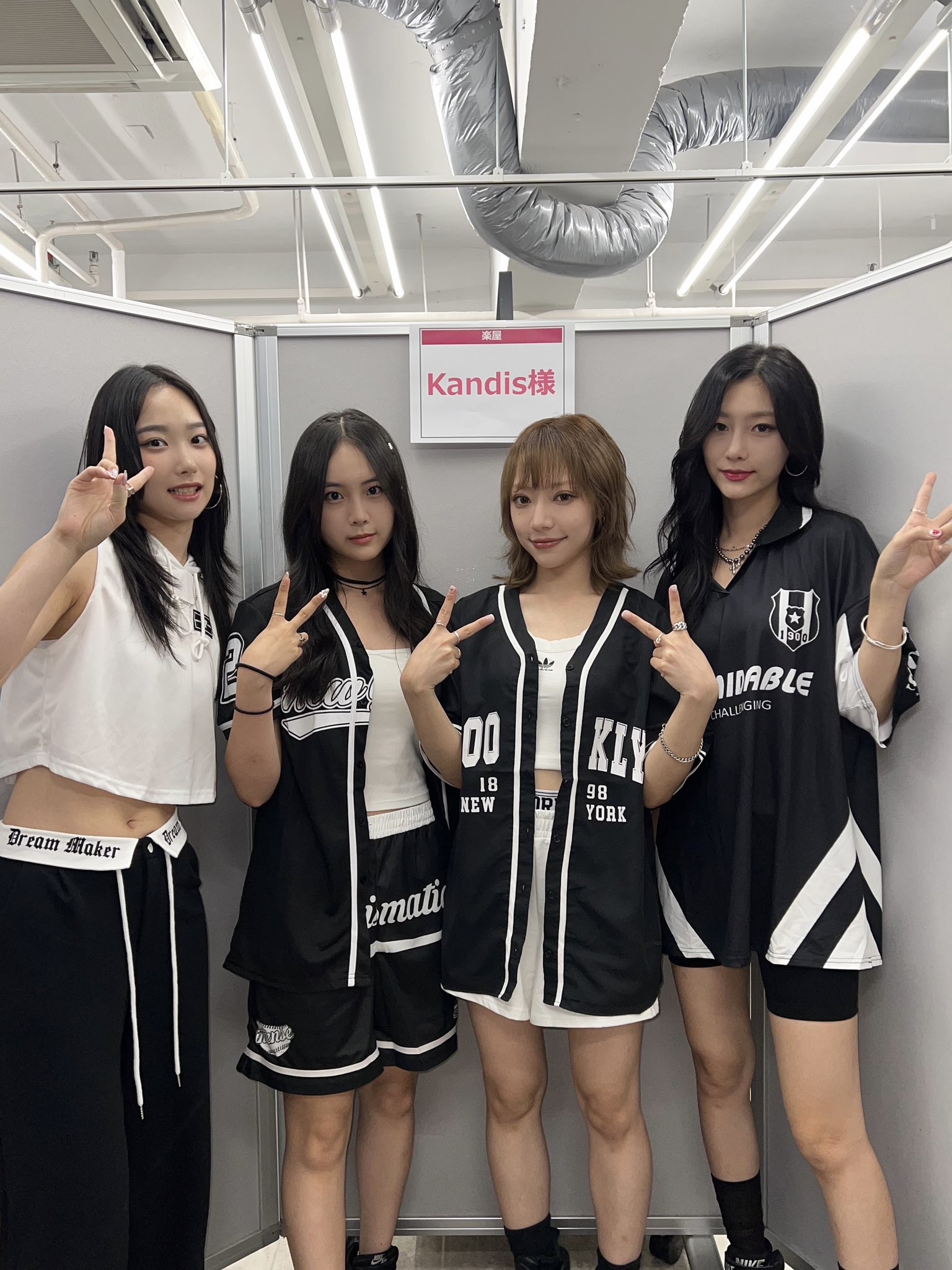 Gxv4-aMbYAAu4Mt?format=jpg&name=large