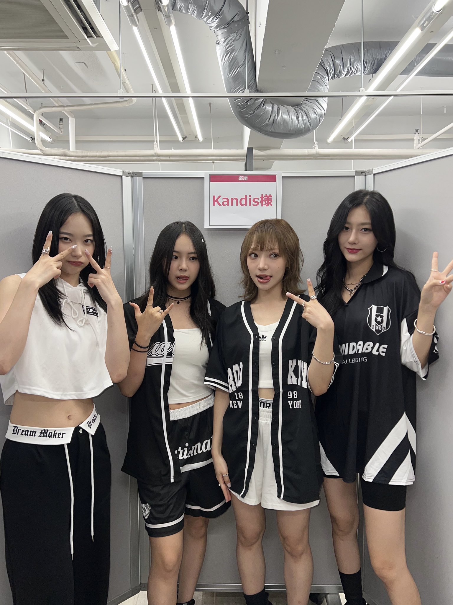 Gxv4-aSbMAAPDw4?format=jpg&name=large