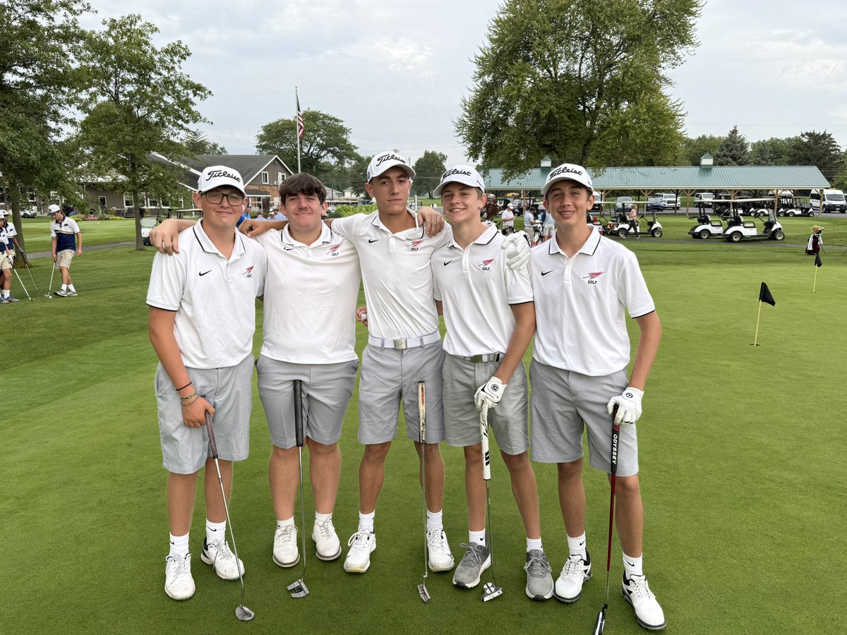 OakHarborTrack's tweet image. The Rocket Golfers kicked the 2025 season off at the Woodmore Golf Invitational @ Green Hills in Clyde. Senior Pax Alge finished 5th overall with his score of 78. The boys were 12th overall.