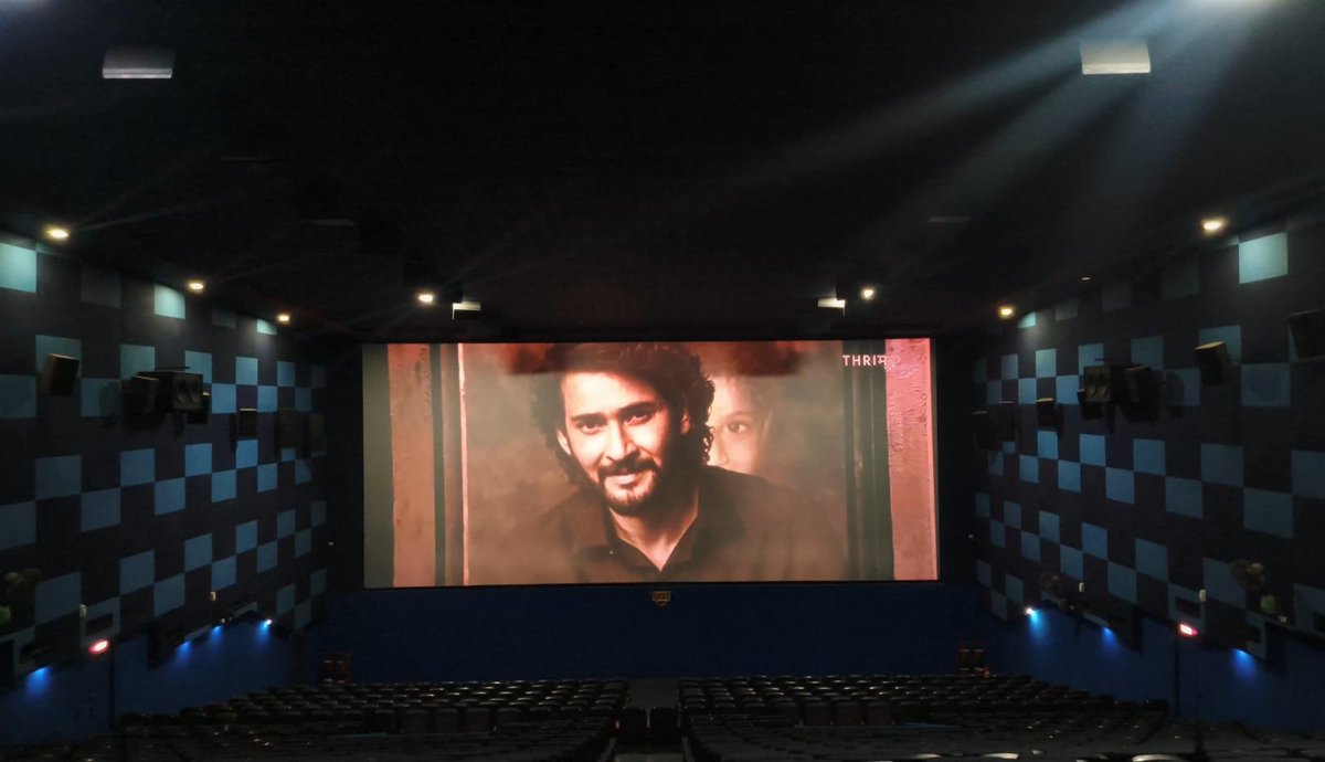 Bangalore SSMB Fans (@bangalorembfc) on Twitter photo Edits locked 🔒 & loaded🔥
Testing done ✅
Fans Eruption loading in brundha theatre💣
<a href="/urstrulyMahesh/">Mahesh Babu</a>🦁
#MaheshBabu𓃵
#Athadu4K #SSMBGoldenYearCelebrations
#SSMB29 Edits locked 🔒 & loaded🔥
Testing done ✅
Fans Eruption loading in brundha theatre💣
<a href="/urstrulyMahesh/">Mahesh Babu</a>🦁
#MaheshBabu𓃵
#Athadu4K #SSMBGoldenYearCelebrations
#SSMB29