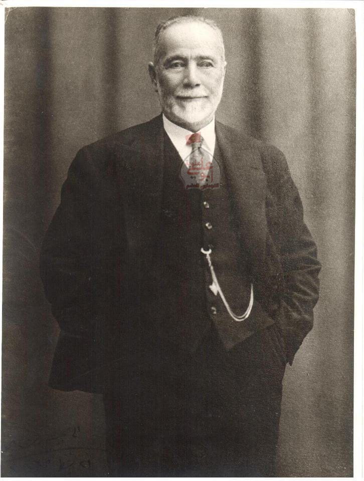 بالوثائق: رئيس الحكومة اللبنانية نواف سلام، حفيد بائع سهل الحولة الفلسطيني الذي ورث الولاء للصهاينة!

ليس هدفنا محاكمة نواف سلام بجريرة جده سليم علي سلام الذي باع 56 ألف دونم من أراضي سهل الحولة للوكالة اليهودية عام 1934، لكن تصريحاته الأخيرة الداعمة للتطبيع مع الكيان الاسرائيلي،