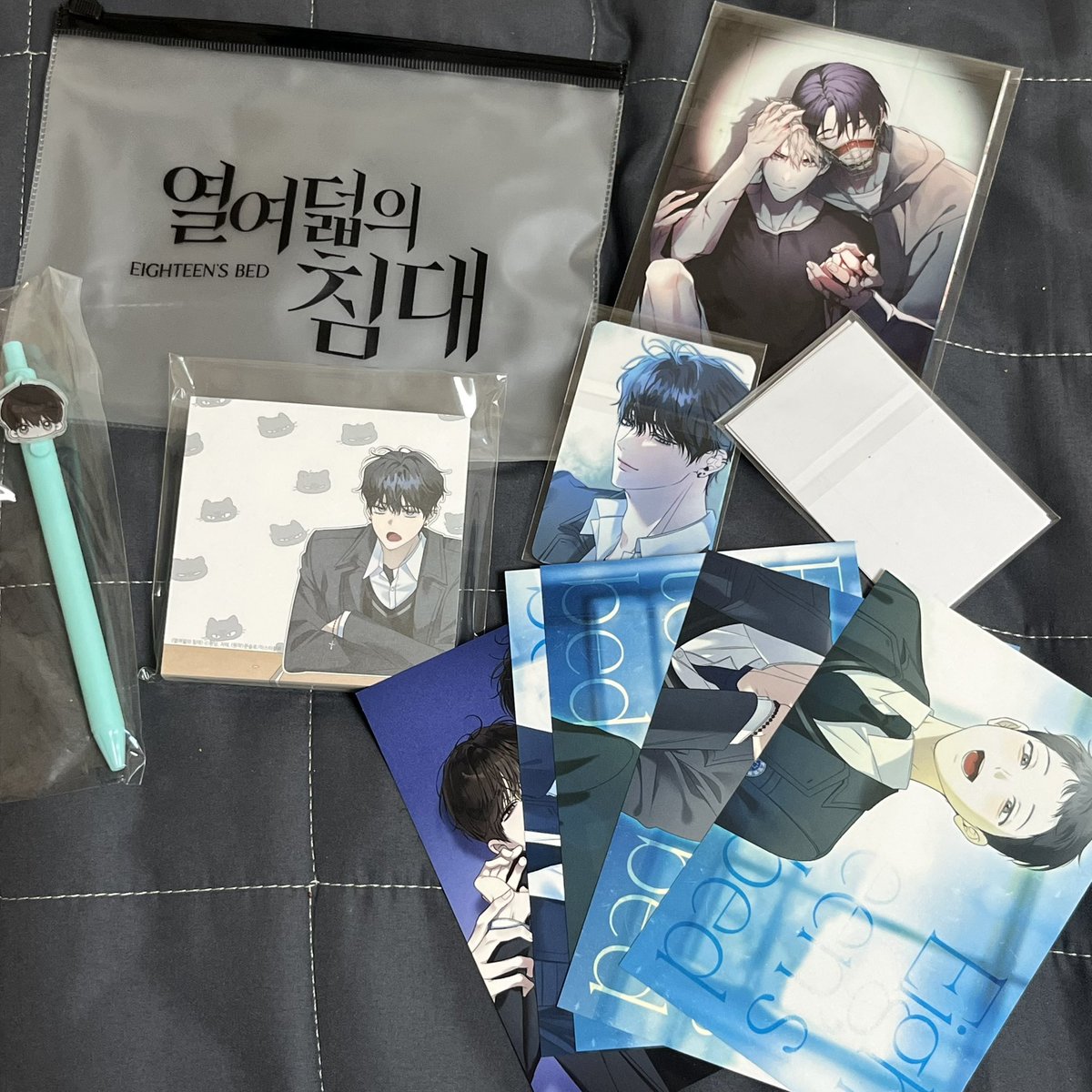 zb_134's tweet photo. BL 굿즈 양도 열침 패키지, 미블 만우절 엽서, 찌라시 세트

가격 - 31,000원

구매 또는 양도 받은 후 보관만 하였으나 공정상 또는 양도 받을 때부터 있던 하자가 있거나 있을 수 있습니다! 하자에 예민하시면 구매를 피해주시고 자세한 인증은 디엠 주세요!
*미개봉 상품은 하자 책임 ❌ https://t.co/flGOaHolYu