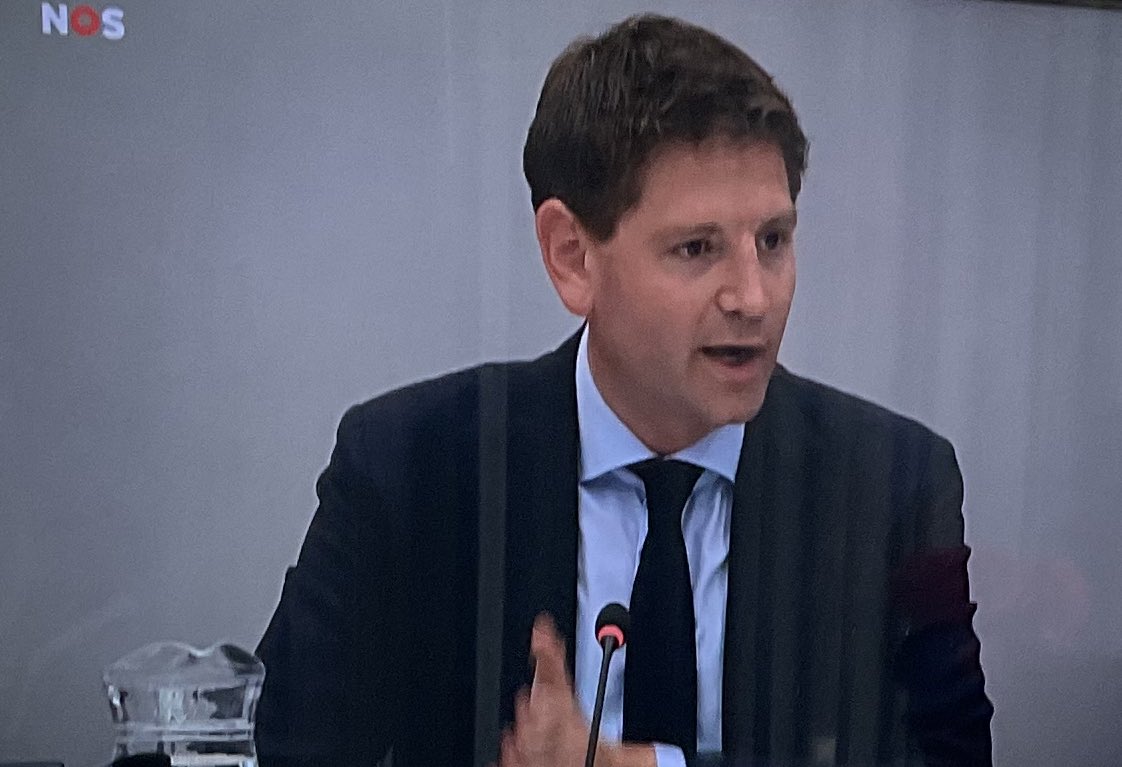 #tweedekamer #gazadebat. jan paternotte liegt over genocide in gaza maar hij steunt wel piri’s genocide op joden.   Kwaadaardig hamas slaafje geniet hiervan.  Vroeger had je ‘moffenho€rtjes’ nu heb je ze van hamas.  Veelal vrouwtjes maar ook zgn. mannetjes