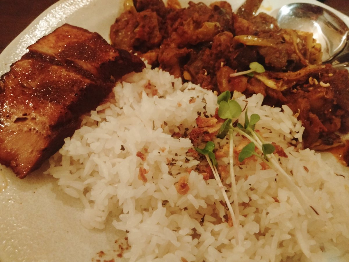 そして観劇後に会場のOoozeのオーナーでもある男肉のチェンさんが作る特製スパイスカレーを！もうメチャメチャ美味しかったぁ🥰ほんまにオススメ！！
今週末の #男肉 の名古屋公演も超オススメ！
いい芝居観て美味いもの食べてと、なにこの至福なひととき！ってなる私的贅沢🌟
ナイス #デリステ 企画😚