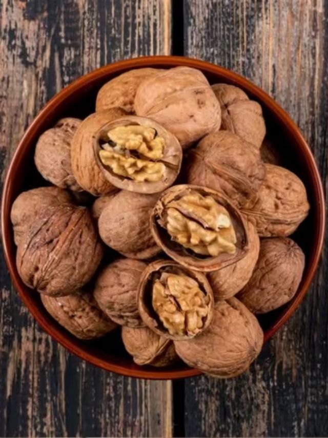 abcnewsmedia's tweet image. 1 महीने रोज़ भीगे अखरोट खाने से मिलेंगे ये जबरदस्त फायदे
abcnews.media/.../eating-soa…
.
.
#HealthTips #WalnutBenefits #HealthyLifestyle #NutritionFacts #30DaysChallenge #ImmunityBoost #SkincareNaturally #WeightLossTips #abcnewsmedia