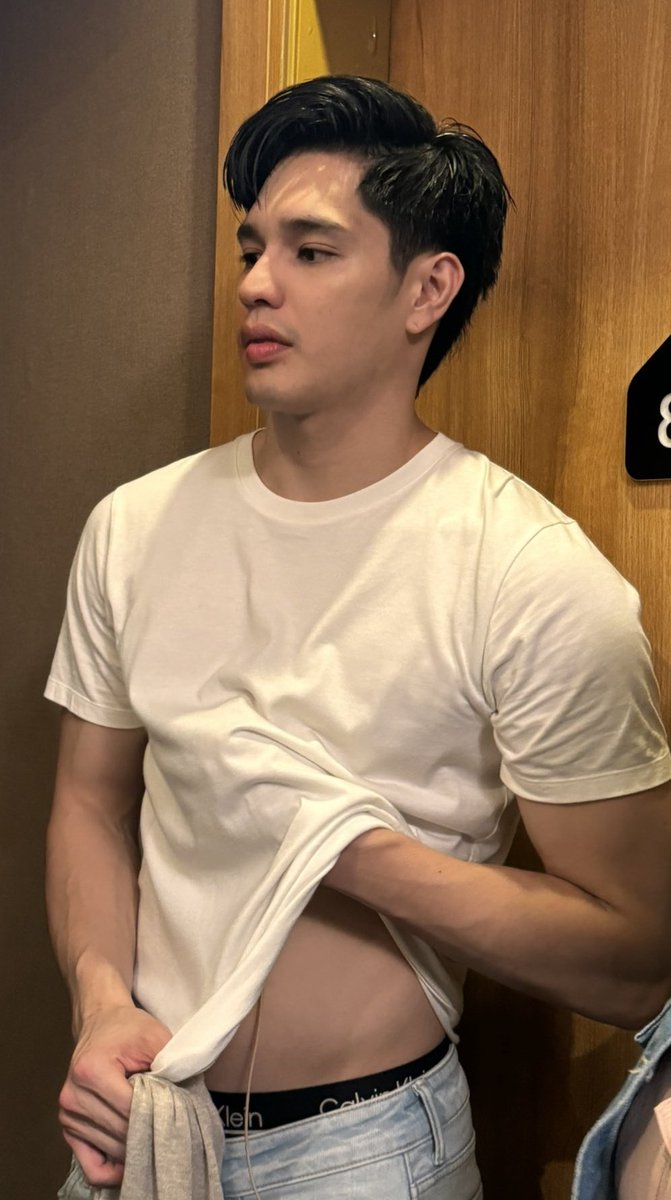 Cameroar_ely's tweet photo. Gab                                my honest reaction

BIG SCHEME BIGGER RISK

#HyacinthCallado | #GabLagman
#BGTSTheFrogPrince | #BadGeniusTheSeries https://t.co/Yh9OrFoBy5