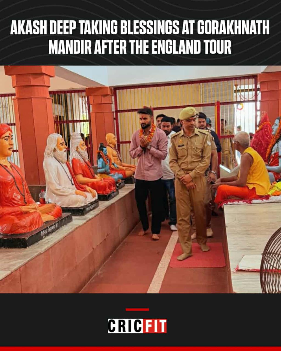Akash Deep visited Gorakhnath Mandir after the England Tour.
