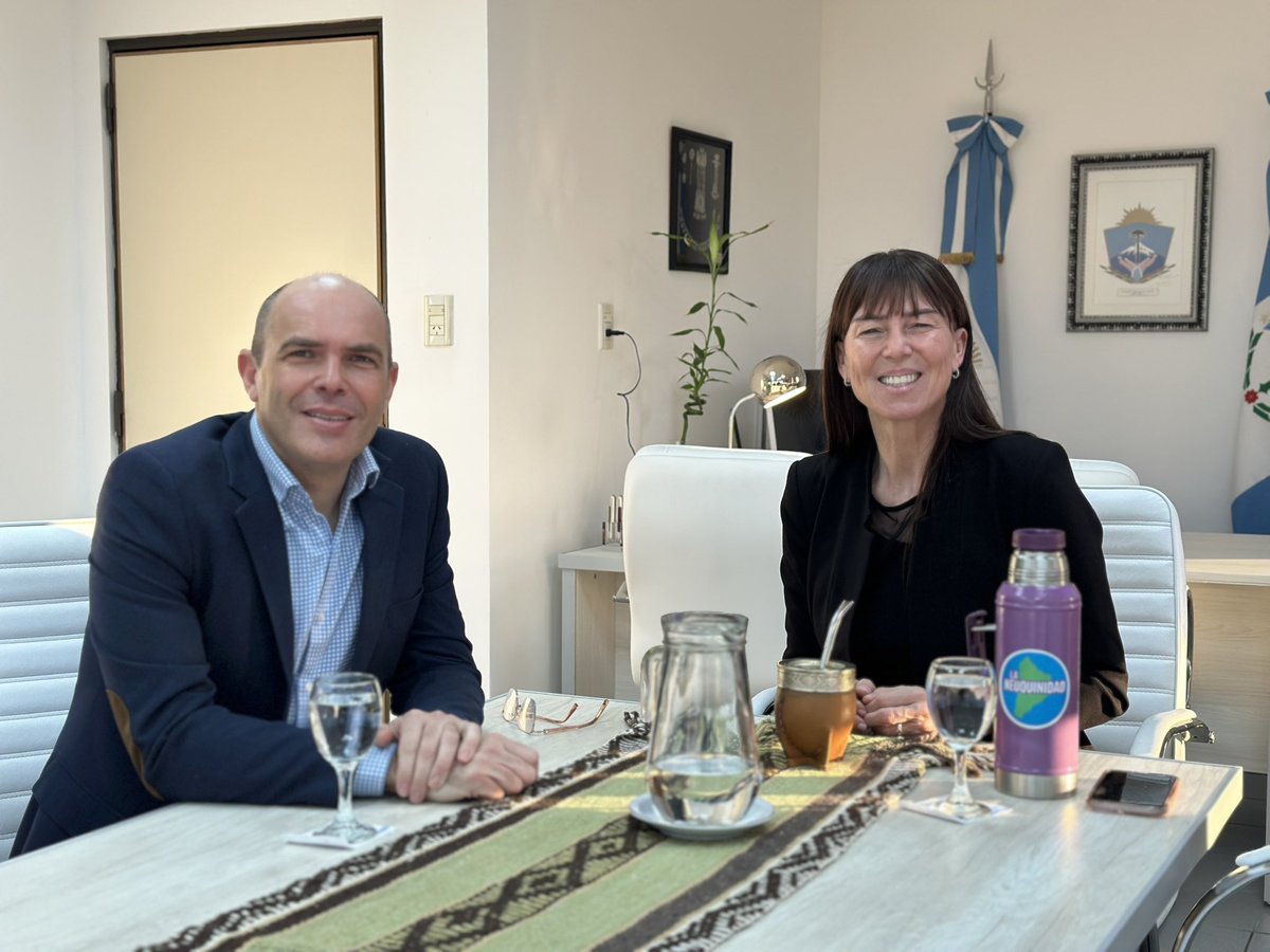 FORTALECIENDO EL DESARROLLO LOCAL

Junto al intendente Esteban Cimolai seguimos fortaleciendo el trabajo en equipo para acompañar el desarrollo de Centenario y mejorar la calidad de vida de sus vecinos.