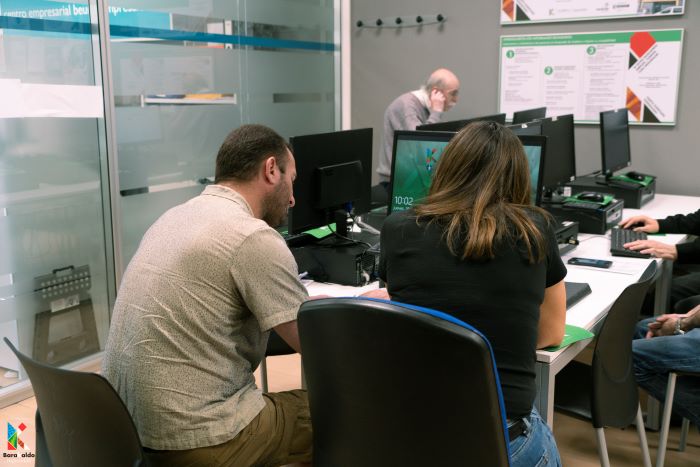 Inguralde (@inguralde) on Twitter photo ¿No sabes como hacer tu curriculum? Acércate al #CentroDeEmpleo de #Inguralde y te ayudarán ow.ly/pewq50WBeII
📩 inforempleo@inguralde.eus
📌Ed. Innobak - Pº Dolores Ibarruri, 82 (Beurko Viejo, Pab. 38)
📲 944 189 044
#Barakaldo #Apoyo #Empleo ¿No sabes como hacer tu curriculum? Acércate al #CentroDeEmpleo de #Inguralde y te ayudarán ow.ly/pewq50WBeII
📩 inforempleo@inguralde.eus
📌Ed. Innobak - Pº Dolores Ibarruri, 82 (Beurko Viejo, Pab. 38)
📲 944 189 044
#Barakaldo #Apoyo #Empleo