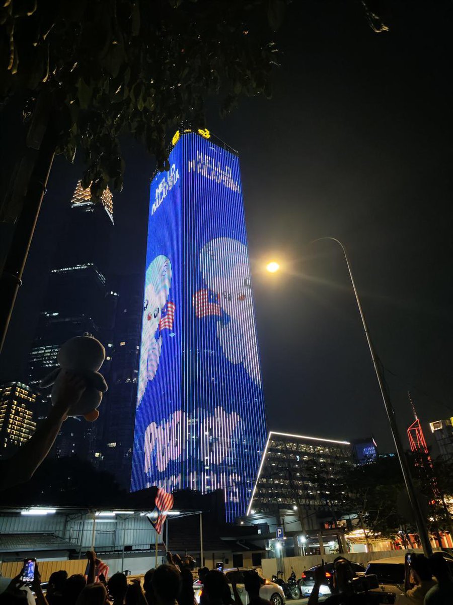 Moon Ryu (@moonryu_) on Twitter photo Over 10,000 people see pengu every second in Asia and around the world 🐧 🌍 Over 10,000 people see pengu every second in Asia and around the world 🐧 🌍