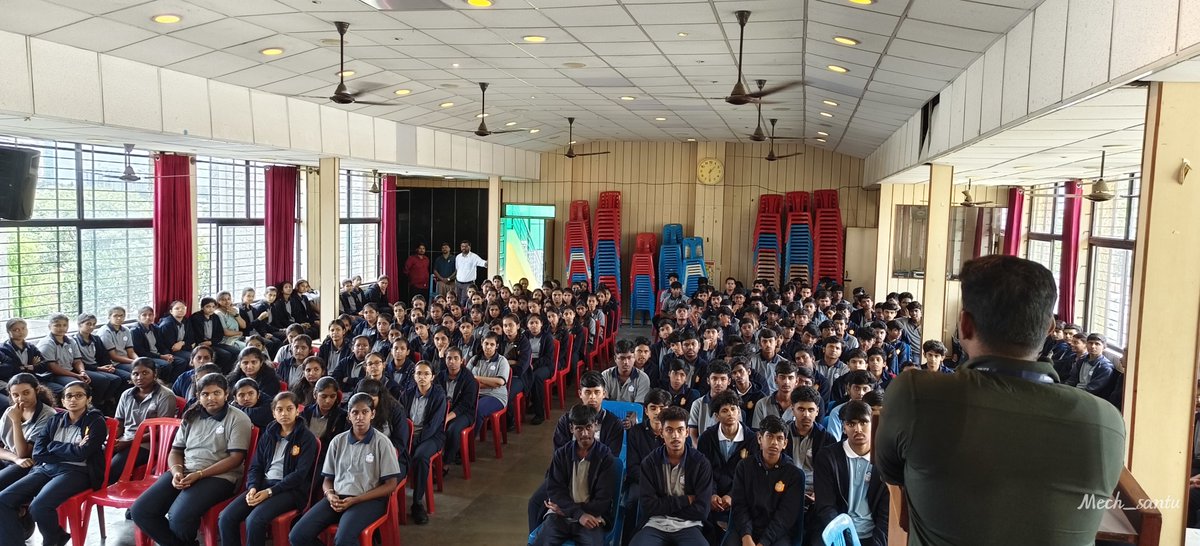 ದಿನಾಂಕ 06/08/2025 ರಂದು ಉತ್ತರ ವಿಭಾಗದ  ಮಹಾಲಕ್ಷ್ಮಿ ಲೇಔಟ್ ಪೊಲೀಸ್ ಠಾಣೆಯ ಶ್ರೀ ಅರಬಿಂದೋ ಕಾಲೇಜಿನ ವಿದ್ಯಾರ್ಥಿಗಳಿಗೆ ಸೈಬರ್ ಪೊಲೀಸ್ ಠಾಣೆ ರವರ ಸಂಯೋಗದೊಂದಿಗೆ ಸೈಬರ್ ಅಪರಾಧಗಳ ಬಗ್ಗೆ ಅರಿವು ಮೂಡಿಸಲಾಯಿತು.