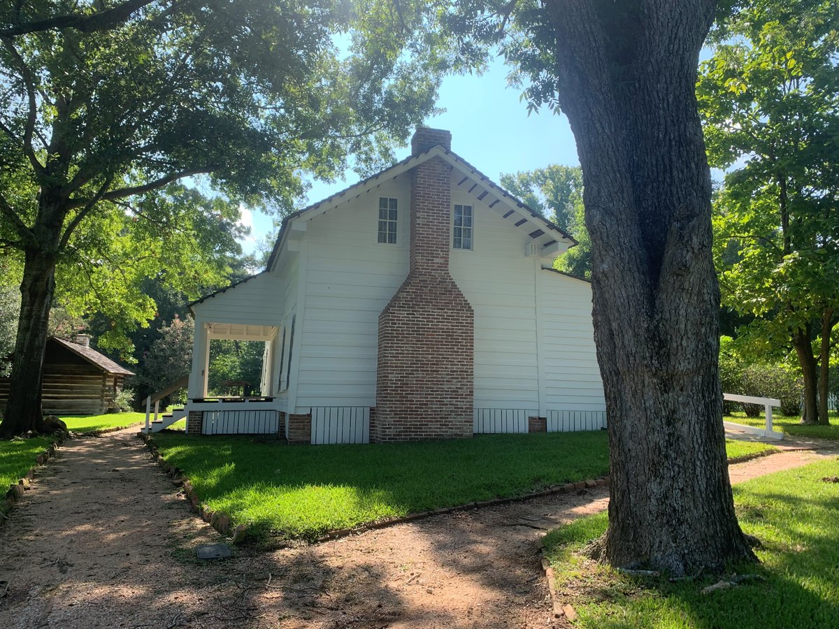 The Woodland Home is looking good!  It's amazing what a fresh coat of paint can do!