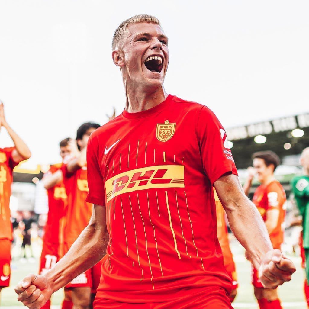 💥 BlueCo Xtra (@bluecoxtra) on Twitter photo #BREAKING: Strasbourg have reached an agreement with Nordsjælland for the transfer of Lucas Høgsberg (19 CB). Transfer worth around €15m + bonuses + % on resale.
(<a href="/Santi_J_FM/">Santi Aouna</a>) #BlueCo | #RCSA #BREAKING: Strasbourg have reached an agreement with Nordsjælland for the transfer of Lucas Høgsberg (19 CB). Transfer worth around €15m + bonuses + % on resale.
(<a href="/Santi_J_FM/">Santi Aouna</a>) #BlueCo | #RCSA