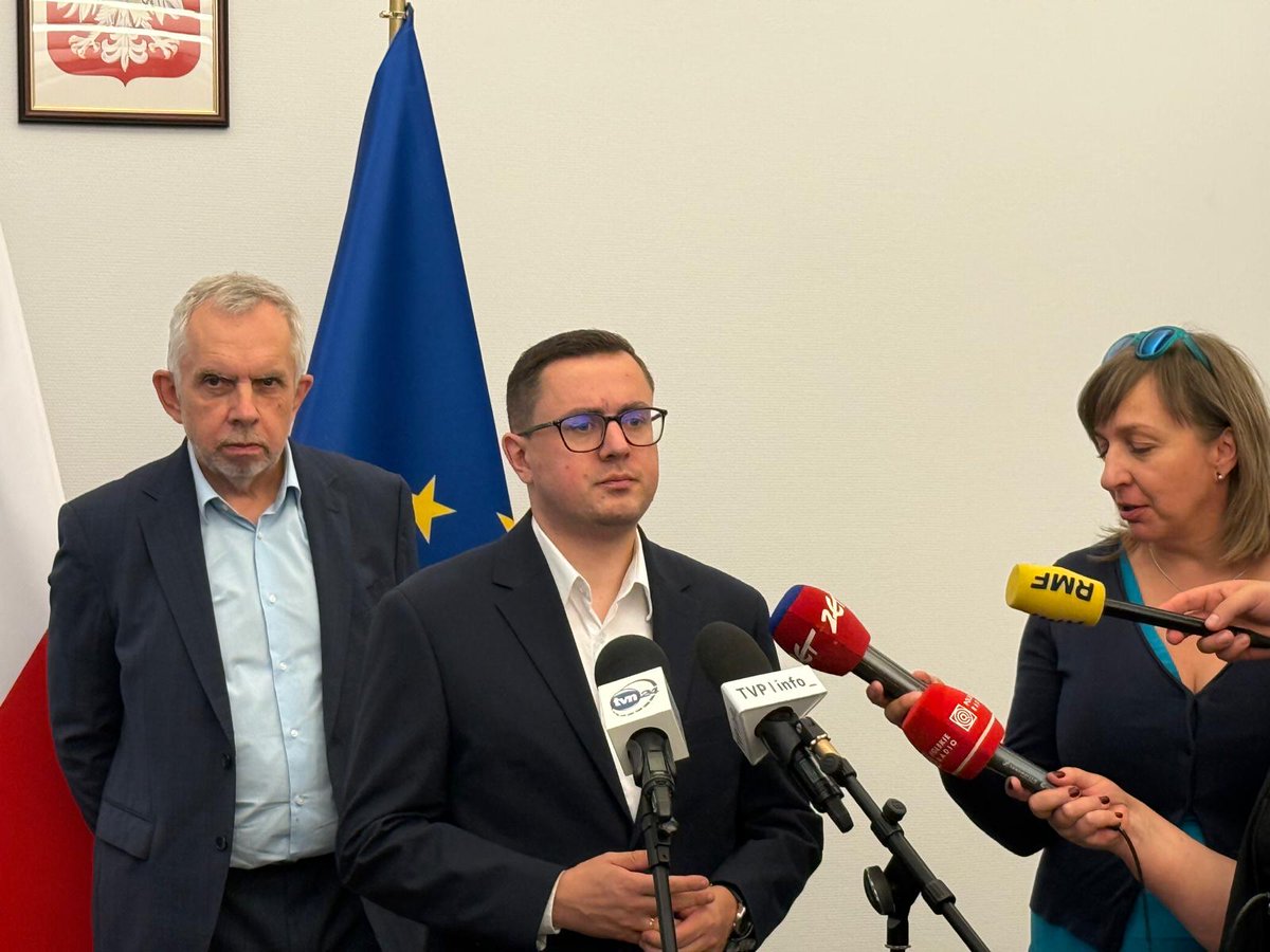 Ministerstwo Przemysłu (@mpgovpl) on Twitter photo 💬 Minister Energii <a href="/motykamilosz/">Miłosz Motyka</a> :
– Bezpieczeństwo państwa to stabilne dostawy energii elektrycznej po niskich cenach. Ustawa o niskich cenach energii to efekt dialogu i konkretna ochrona odbiorców.
#bezpieczeństwoenergetyczne 💬 Minister Energii <a href="/motykamilosz/">Miłosz Motyka</a> :
– Bezpieczeństwo państwa to stabilne dostawy energii elektrycznej po niskich cenach. Ustawa o niskich cenach energii to efekt dialogu i konkretna ochrona odbiorców.
#bezpieczeństwoenergetyczne