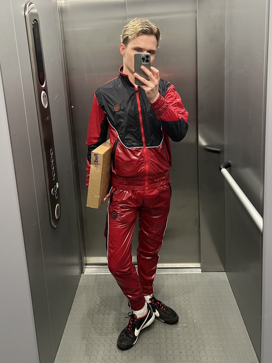 Appropriate outfit for picking up a new package from <a href="/MrRiegillio/">MR. Riegillio</a>