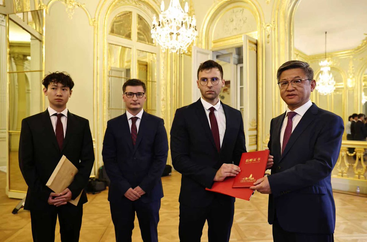 Ambassade de Chine en France tweet media