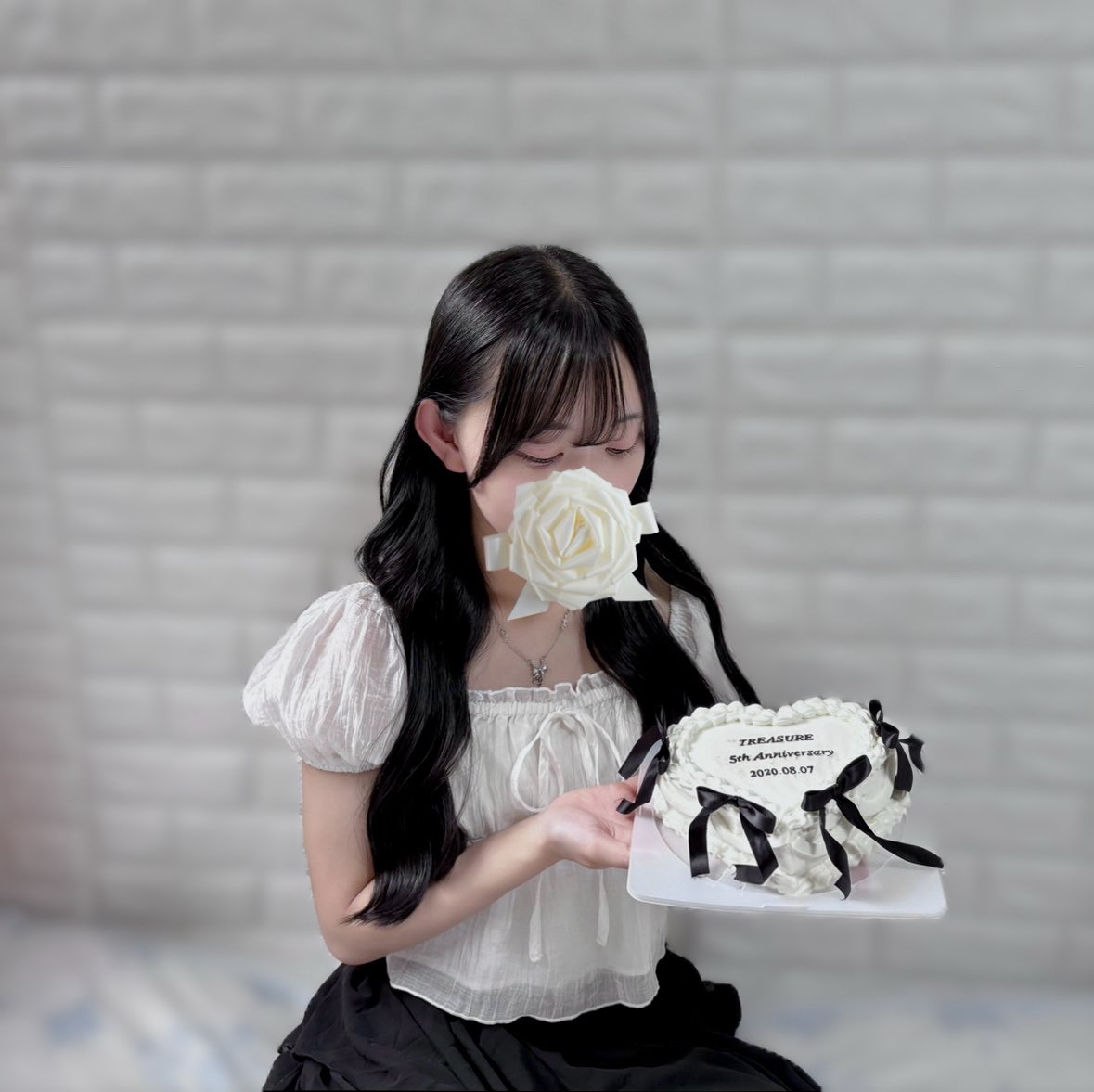 TREASURER 5th Anniversary🥀🖤

#TREASURE_ANNIVER5ARY_2025
#트레저외_함께한_5번째여름
#TREA5UREと過ごす5回目の夏