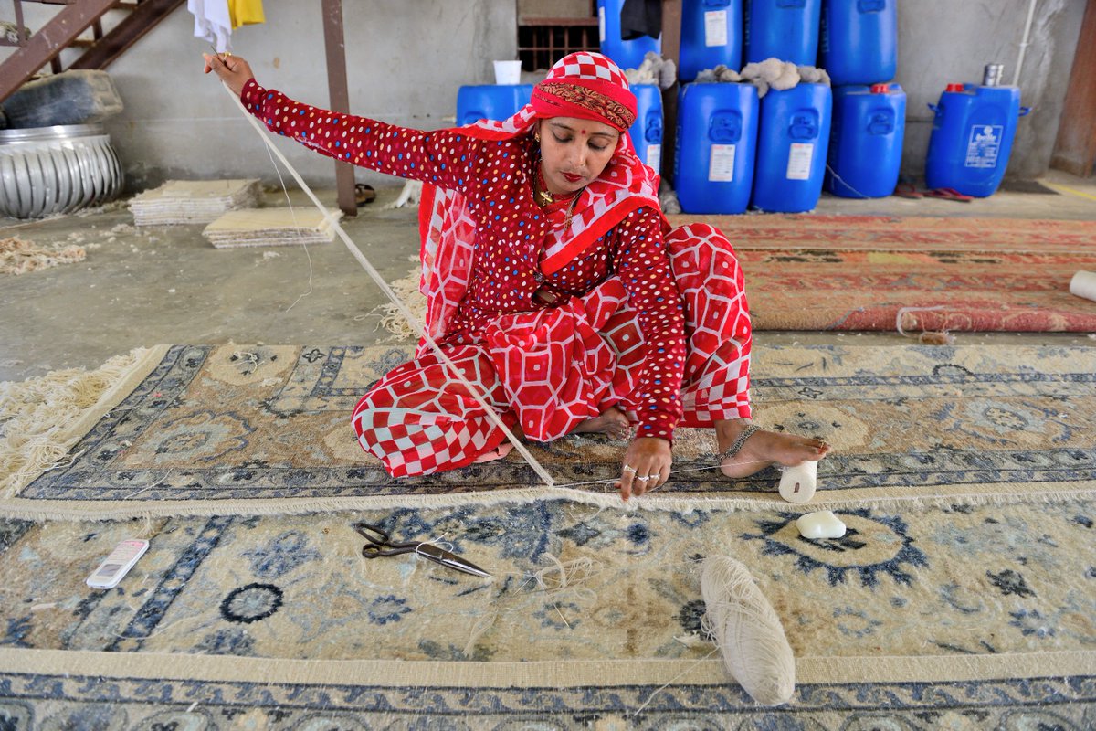 TheDailyPioneer's tweet image. #NationalHandloomDay

Every thread spun by an Indian weaver carries the weight of memory, culture, and time. On the 7th August each year, India observes National Handloom Day...

Read more 👇
dailypioneer.com

#MyHandloomMyPride | #supportweavers | @MinOfCultureGoI
Photos: