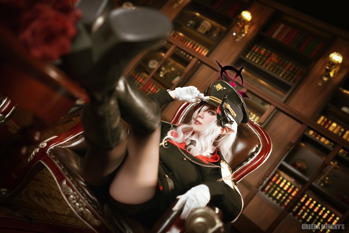 BlueArchive - Hanuma Makoto

블루아카이브 하누마 마코토

"드디어 강림하였도다! 키키킥, 판데모니엄 소사이어티의 하누마 마코토 님이 직접 찾아와 주신 것이다. 극진히 환대하도록."

#羽沼マコト #羽沼真琴 #ブルーアーカイブ