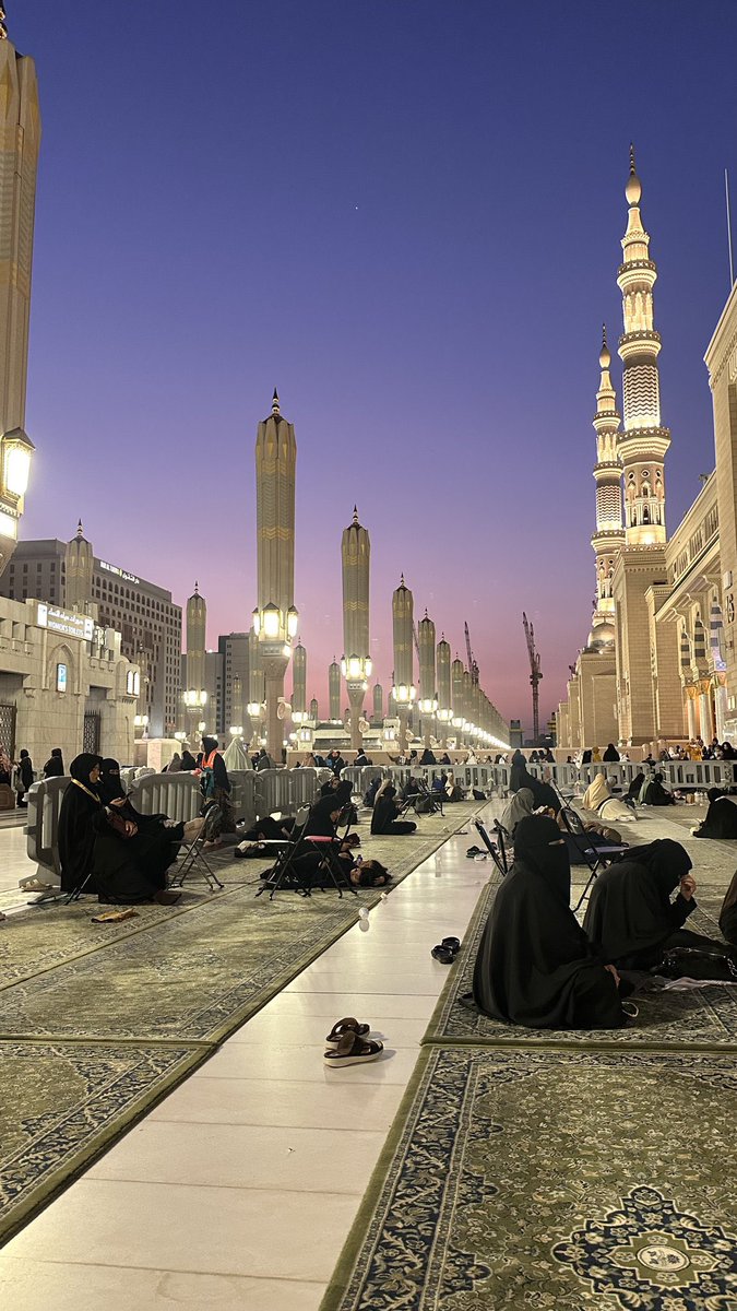 nocturnalcutie's tweet photo. what I learn from my 1st Umrah, a thread🤍

mau sharing perjalanan umroh ku di musim panas bulan lalu mulai dari persiapan sampai beberapa tips yang mungkin berguna buat yang mau umroh juga supaya bisa beribadah dengan maksimal di tanah suci. based on my experience so cmiiw ya🙏🏼 https://t.co/CBPv3UtCgm