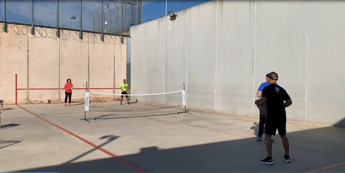 🏊‍♂️ Els centres penitenciaris adapten la pràctica esportiva a la temporada d’estiu.

💪Incorporats 13 dinamitzadors esportius d’estiu per reforçar l’oferta esportiva.

📊El 63% de les persones internes practiquen esport cada setmana.

ℹ️Més informació a: tuit.cat/tb587