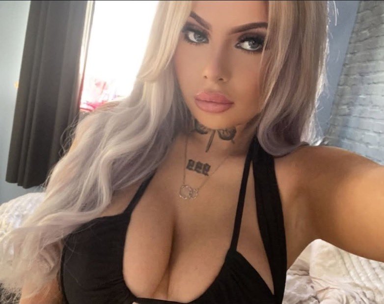 💚 (@gothluve) on Twitter photo 