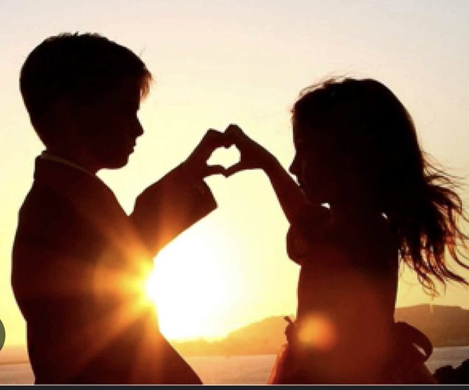 :
أحياناً كل اللي نحتاجه في الحياه ، شخص يتحملنا ويصبر علينا كأخ او اخت في عطفهم ولطفهم ،،