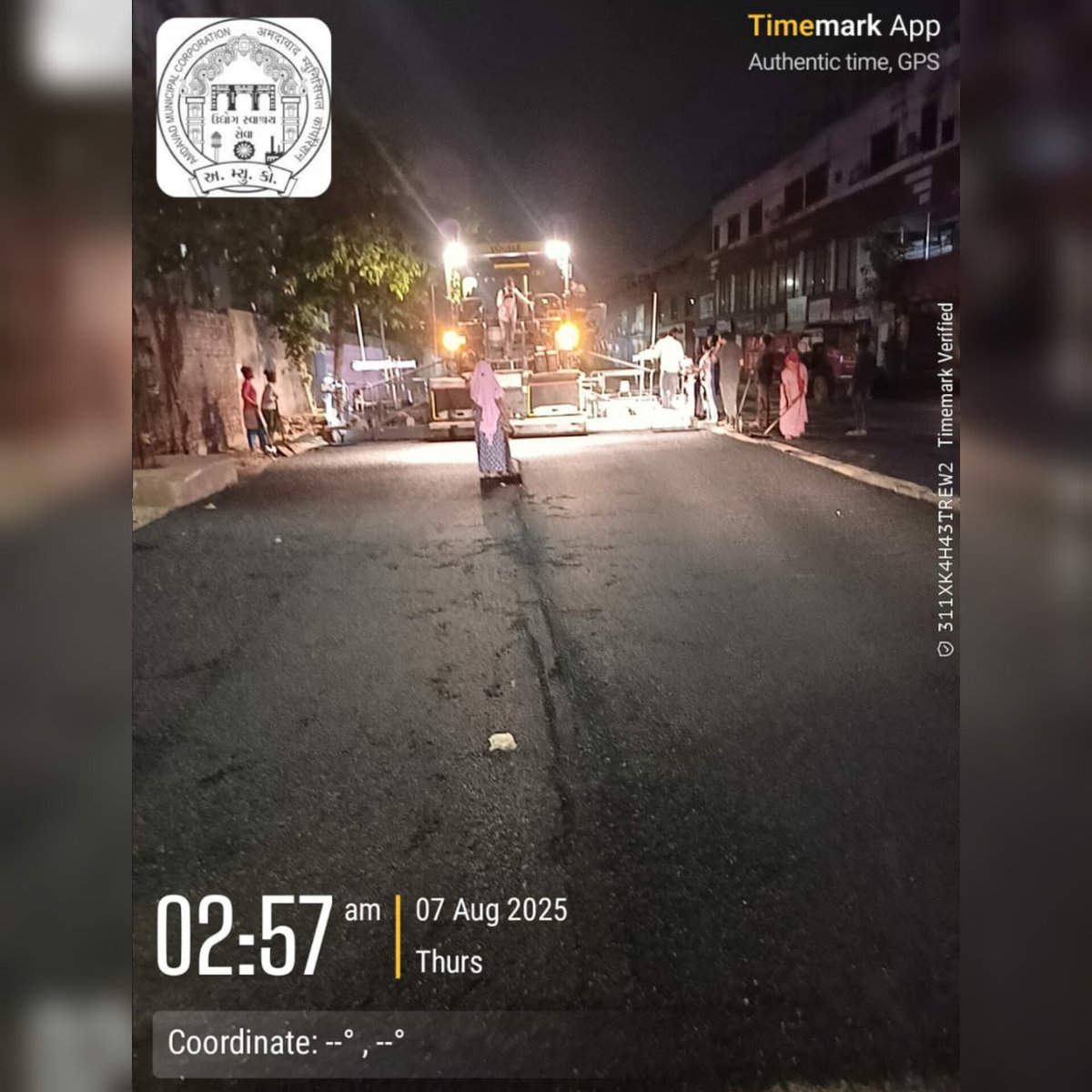 AmdavadAMC's tweet image. Jetpatcher patchwork was carried out in Isanpur Ward to quickly and effectively repair road potholes. With the use of advanced technology, AMC continues to ensure smoother, safer, and long-lasting roads across Ahmedabad.

#Jetpatcher #AMCRoadWorks #SmartCityAhmedabad…