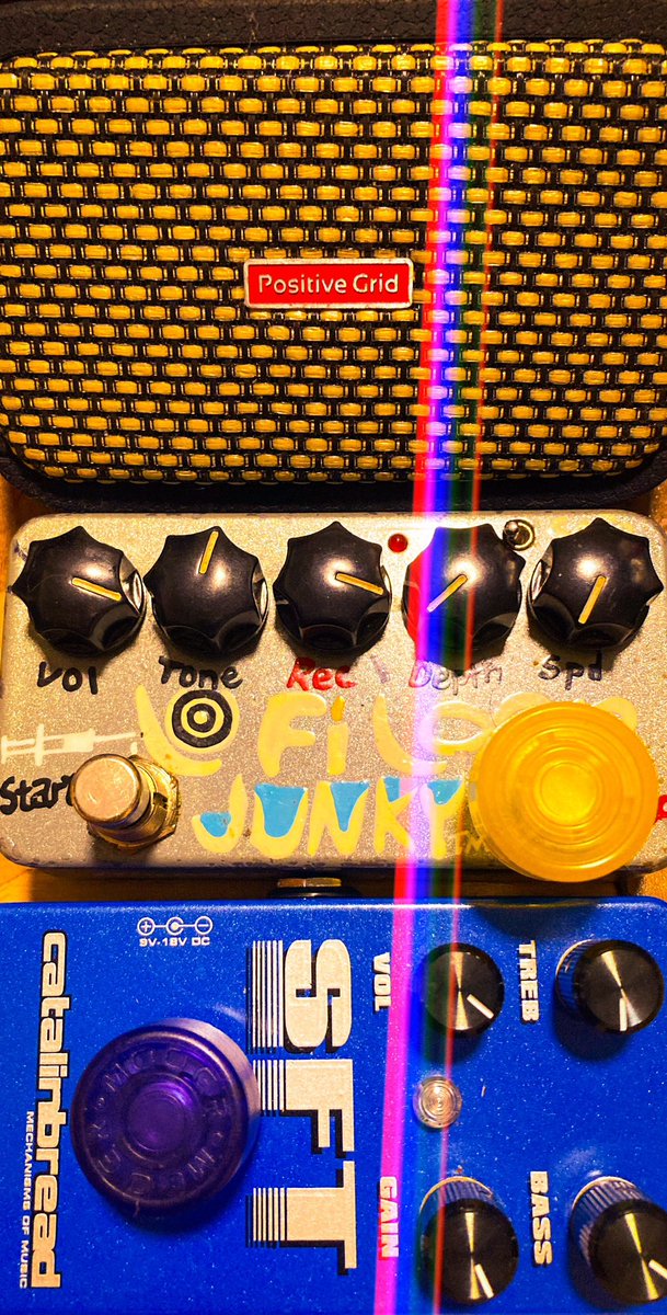 hirokiuchiyama's tweet photo. 【HIROKI GUITAR DIARY】
JAMES BROWN’s 「GIVE IT UP OR TURN IT LOOSE」

Thursday, August 7, 2025
✨Mini Guitar Jam(Using Analog Circuit Looper)✨
#HirokiGuitarDiary #JamesBrown #JamesBrownCover #Funk #OneCode #MiniGuitar #MiniAmp #5w #AnalogLooper #Slideshow #HirokiPhotoDiaty2025 https://t.co/W5vk6CxqpY