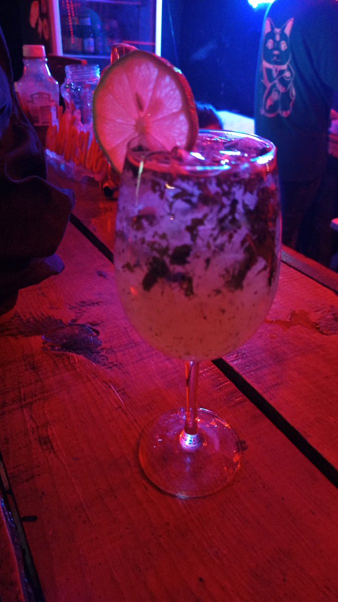 Alizer_r tweet media