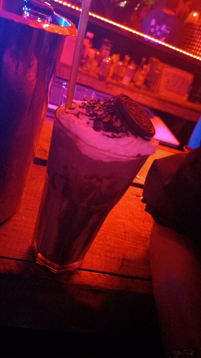 Alizer_r tweet media