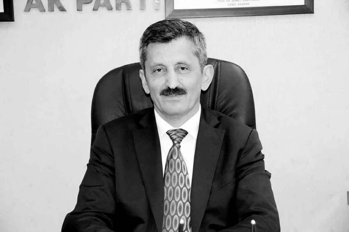 suleymansoylu's tweet photo. Önceki dönem AK Parti Zonguldak İl Başkanlarımızdan, birlikte çalışırken samimiyetine, gayretine, dostluğuna ve naifliğine yakından şahit olduğum Zeki Tosun Başkanımızın Hakk’a yürüdüğünü öğrendim.

Merhum Zeki Tosun Başkanımıza Allah’tan rahmet; ailesine, hizmet ettiği Zonguldak’a ve camiamıza başsağlığı diliyorum.

Allah rahmet eylesin, mekanı cennet olsun.