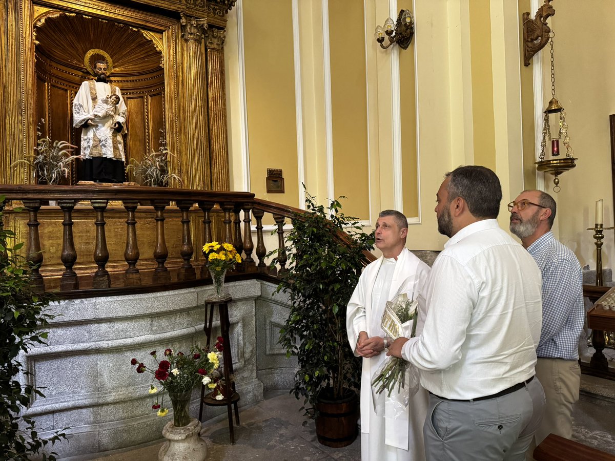 Carlos Segura (@seguragc) on Twitter photo 🗣️ El pellizco del día:
¡FELIZ SAN CAYETANO!
El santo saldrá en procesión por las calles del #DistritoCentro a partir de las 20.00h desde su templo.
Pero antes aperitivo vecinal en <a href="/AVVLaCorrala/">A.VV. La Corrala</a> amenizado con charanga, a las 13.00h en su kiosko. 🗣️ El pellizco del día:
¡FELIZ SAN CAYETANO!
El santo saldrá en procesión por las calles del #DistritoCentro a partir de las 20.00h desde su templo.
Pero antes aperitivo vecinal en <a href="/AVVLaCorrala/">A.VV. La Corrala</a> amenizado con charanga, a las 13.00h en su kiosko.