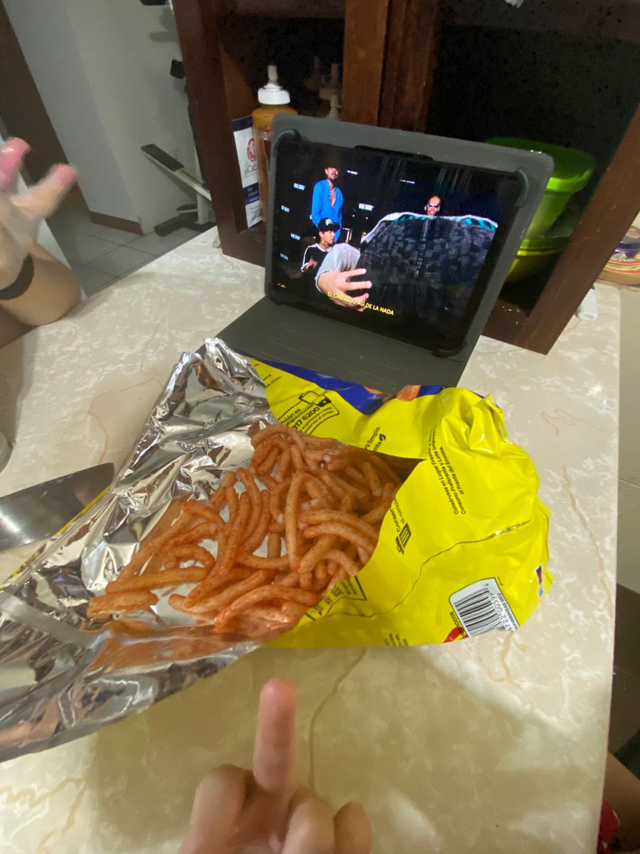 Alizer_r tweet media