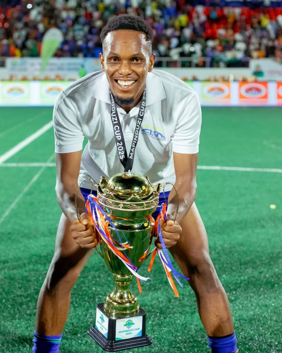 Iamfelixtz's tweet photo. 🚨 💣 UPDATES 👇

➡️ Pamba Jiji Fc imekamilisha usajili wa mshambuliaji Abdallah Iddi Pina kutoka Mlandege Fc ya Zanzibar.

➡️ Pina ndiye Top Scorer wa Ligi Kuu ya Zanzibar 2024-25 akiwa na mabao 2️⃣1️⃣

✅ It's all Done &amp; Sealed 🔒 https://t.co/B1zlf8FLW9
