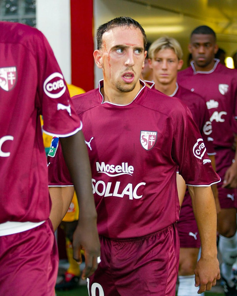 07/08/2004 📍 

Premier match de <a href="/FranckRibery/">Franck Ribéry</a> dans l'élite avec le <a href="/FCMetz/">FC Metz ☨</a>... et première passe décisive 🤝

#OnThisDay #Ligue1Legends