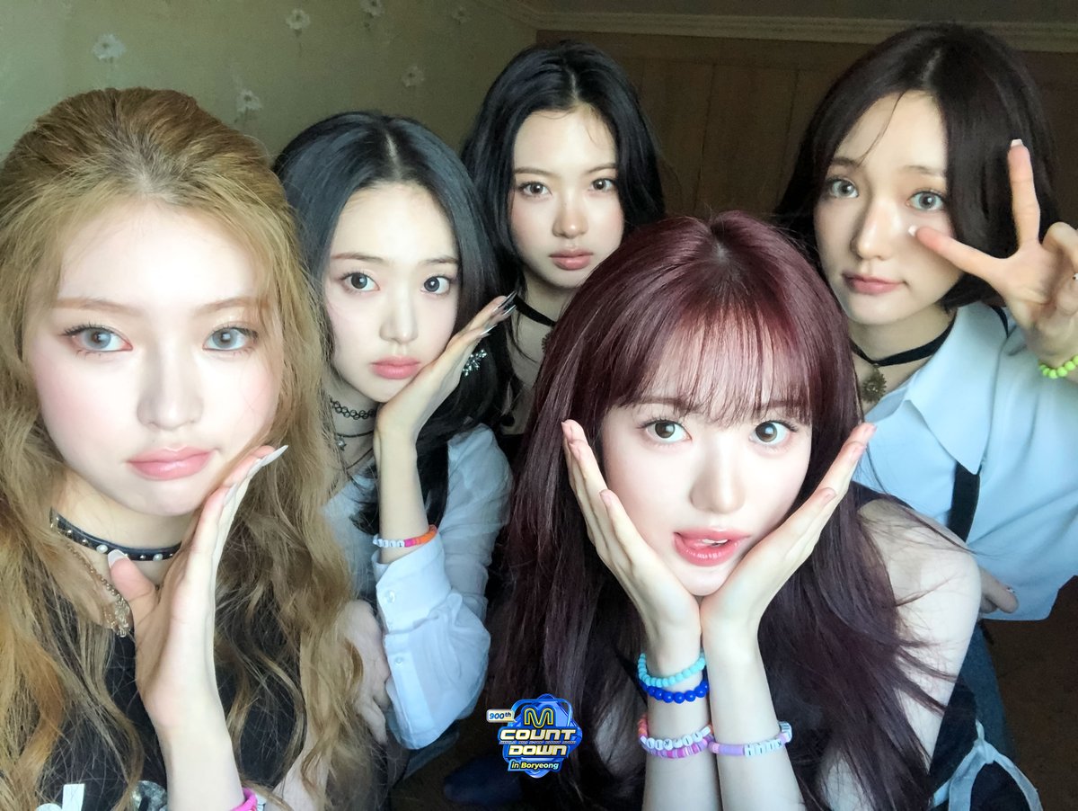 M COUNTDOWN in Boryeong 어머니~ 우리 키키가 혼자서도 춤을 너무 잘 춰요🤤 감다살 노래에 감다살 컨셉으로 ...